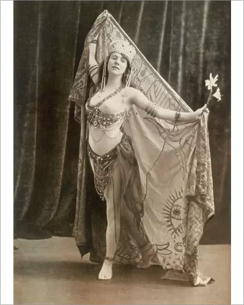 CERUTTI. TERESA CERUTTI Italian singer, as Salome in Strausss opera