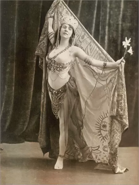 CERUTTI. TERESA CERUTTI Italian singer, as Salome in Strausss opera