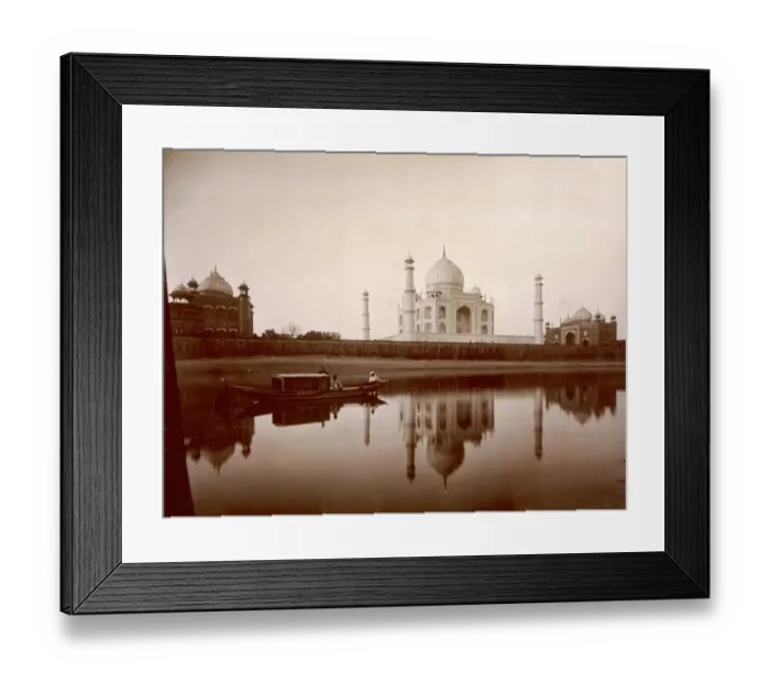 Framed Print : View of the Taj Mahal in Agra, India