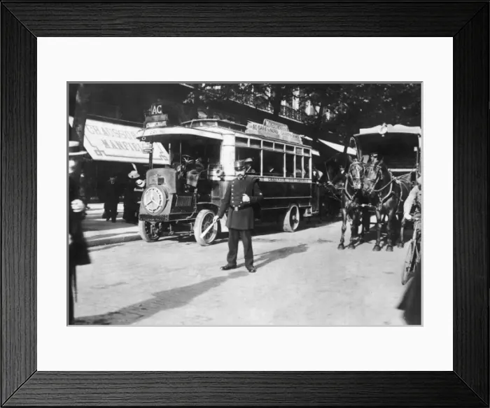 Framed Print : Paris Street Scene 1900