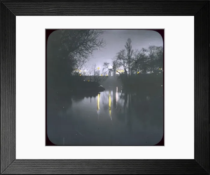 Framed Print : St James Park / Lantern Framed Print : St James Park / Lantern