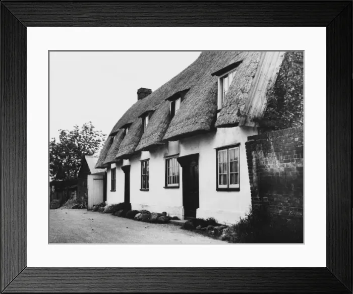 Framed Print : Thatched Cottages