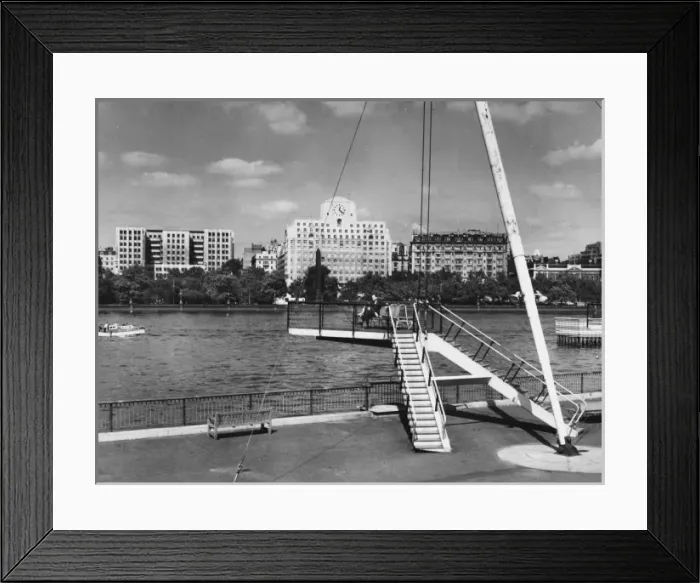 Framed Print : Shell Mex Building Framed Print : Shell Mex Building