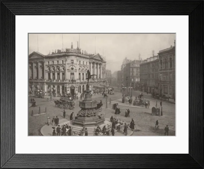 Framed Print : London / Piccadilly Circus Framed Print : London / Piccadilly Circus