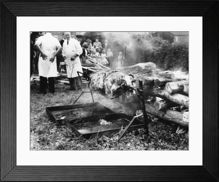 Framed Print : Kingsteignton Roasting Framed Print : Kingsteignton Roasting