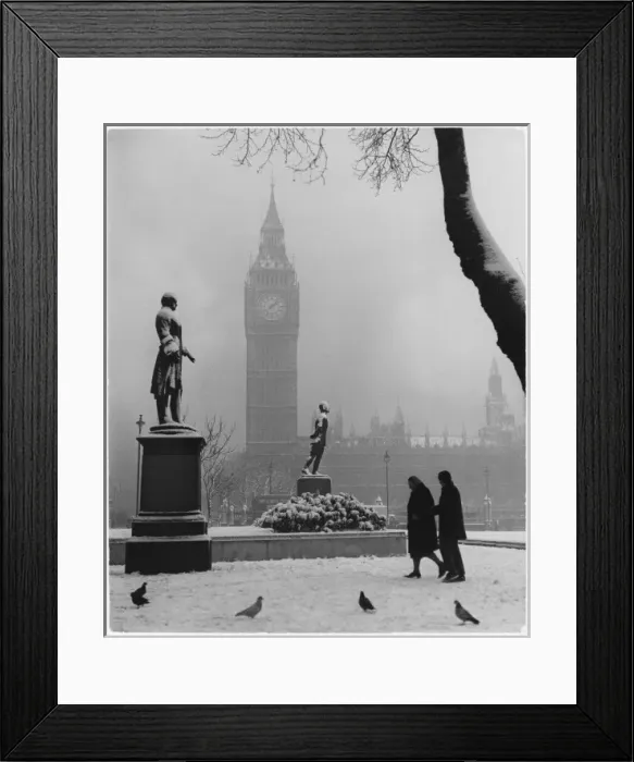 Framed Print : Snowy London Framed Print : Snowy London
