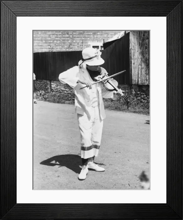 Framed Print : Morris Musician / Musto Framed Print : Morris Musician / Musto