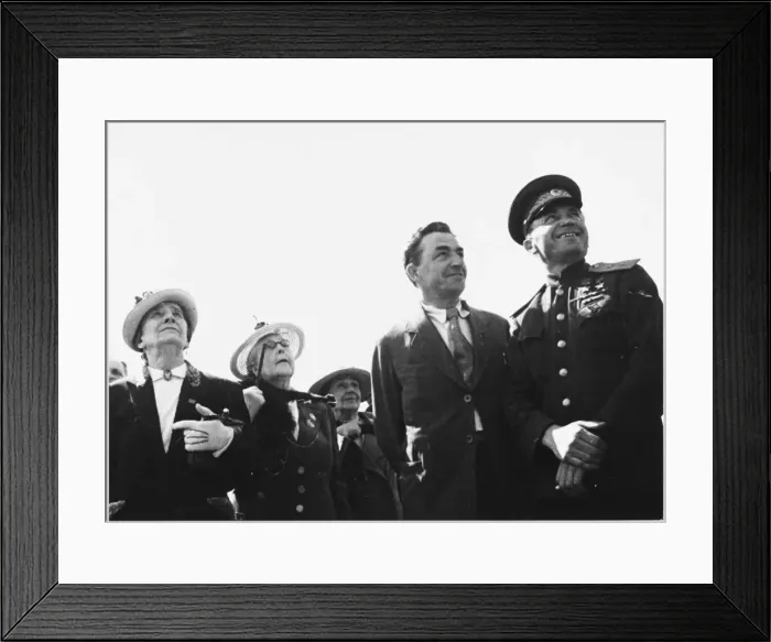 Framed Print : Actors Help War Effort