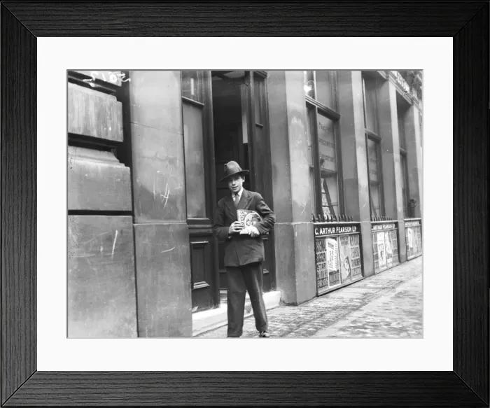 Framed Print : DELIVERING WOMANs OWN Framed Print : DELIVERING WOMANs OWN