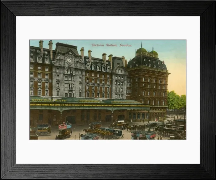 Framed Print : Victoria Stn Exterior Framed Print : Victoria Stn Exterior