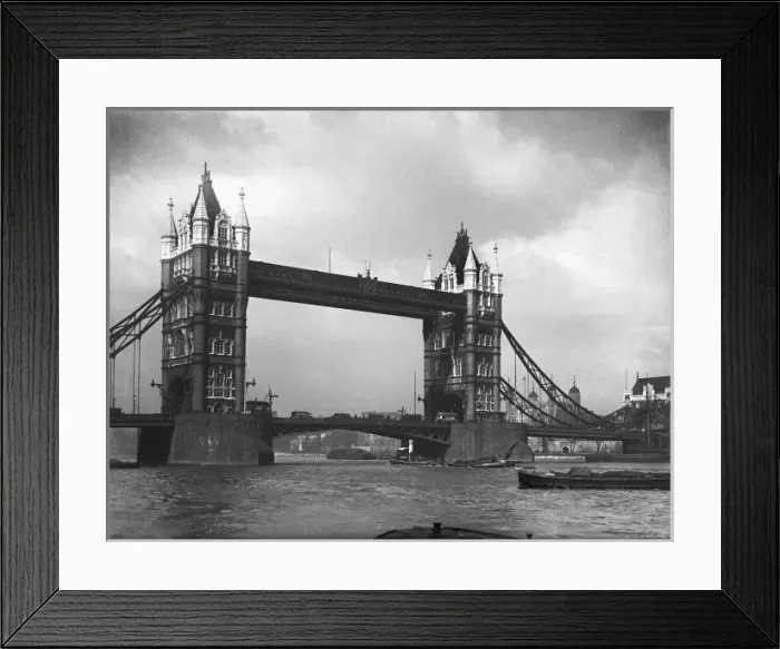 Framed Print : Tower Bridge 1930S Framed Print : Tower Bridge 1930S
