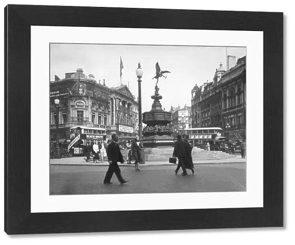 Piccadilly Circus 1930S
