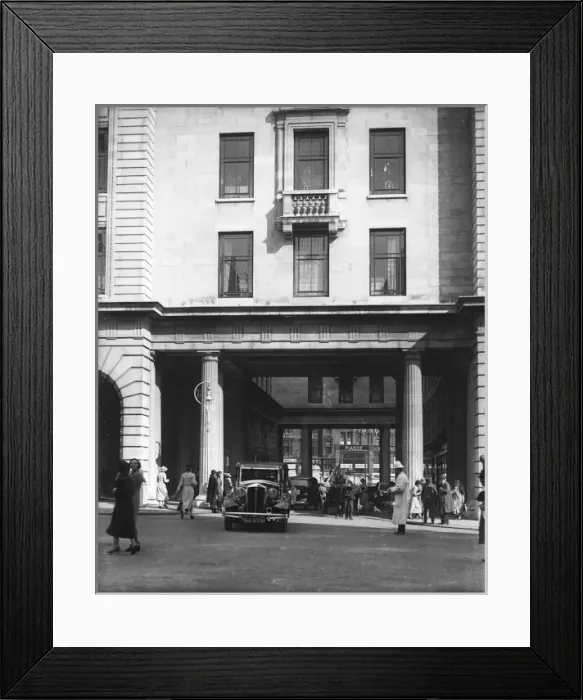 Framed Print : Lewiss Arcade Framed Print : Lewiss Arcade