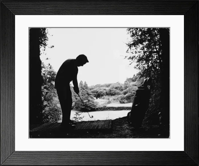 Framed Print : Golf Silhouette Framed Print : Golf Silhouette