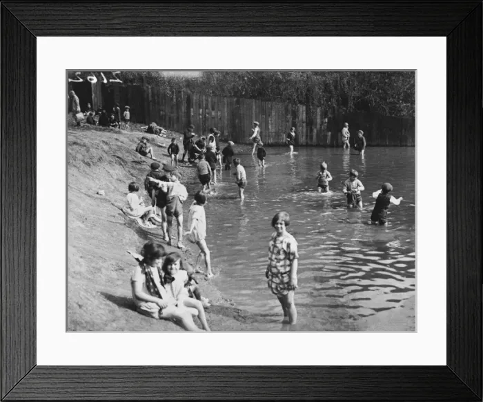 Framed Print : Paddling at Hampstead Framed Print : Paddling at Hampstead