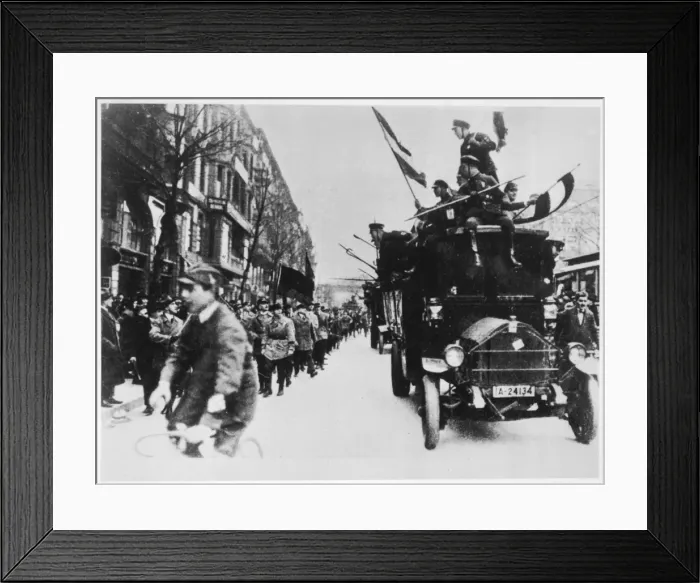 Framed Print : Reichsbanner Marchers Framed Print : Reichsbanner Marchers
