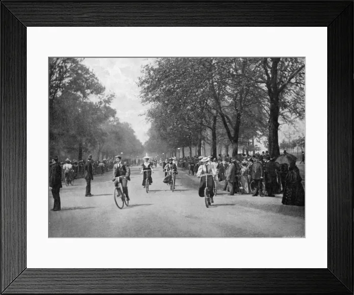 Framed Print : Cycling / Hyde Park 1900 Framed Print : Cycling / Hyde Park 1900