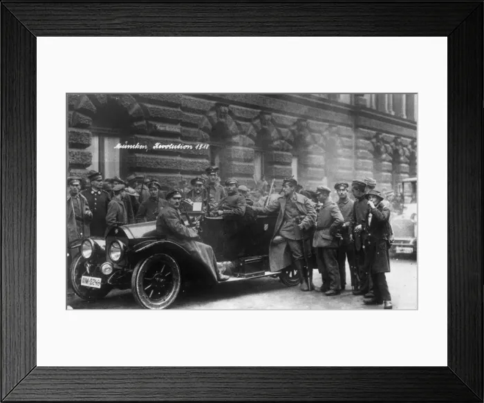 Framed Print : Communists / Munich 1919 Framed Print : Communists / Munich 1919