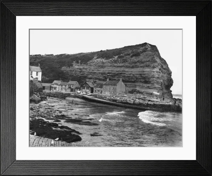 Framed Print : England / Staithes Framed Print : England / Staithes