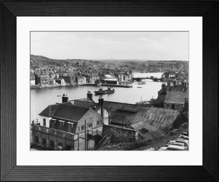 Framed Print : Whitby Harbour Framed Print : Whitby Harbour