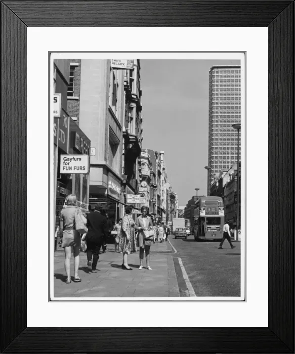 Framed Print : Shopping on Oxford St Framed Print : Shopping on Oxford St