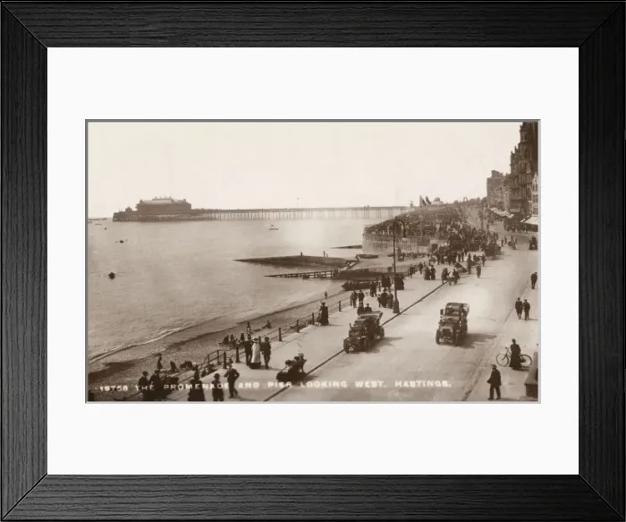 Framed Print : Hastings / Prom & Pier Framed Print : Hastings / Prom & Pier