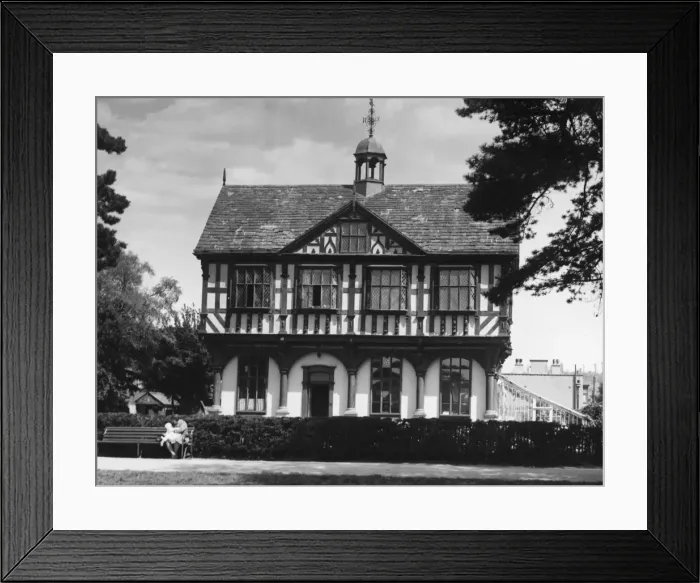 Framed Print : Leominster Grange House Framed Print : Leominster Grange House