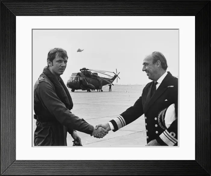 Framed Print : Falklands / Return Framed Print : Falklands / Return