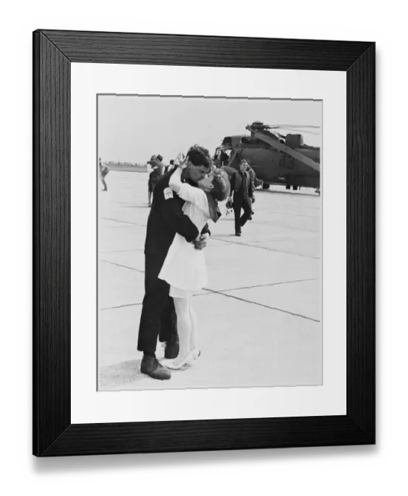 Framed Print : Falklands / Return Framed Print : Falklands / Return