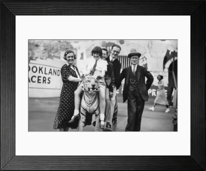 Framed Print : Fair / Margate Dreamland Framed Print : Fair / Margate Dreamland