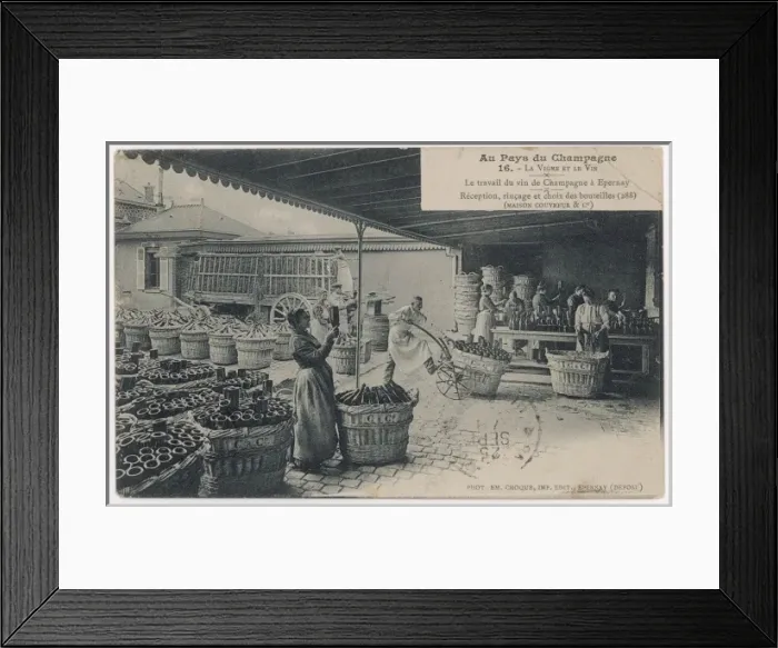 Framed Print : Bottling at Couvreur Framed Print : Bottling at Couvreur