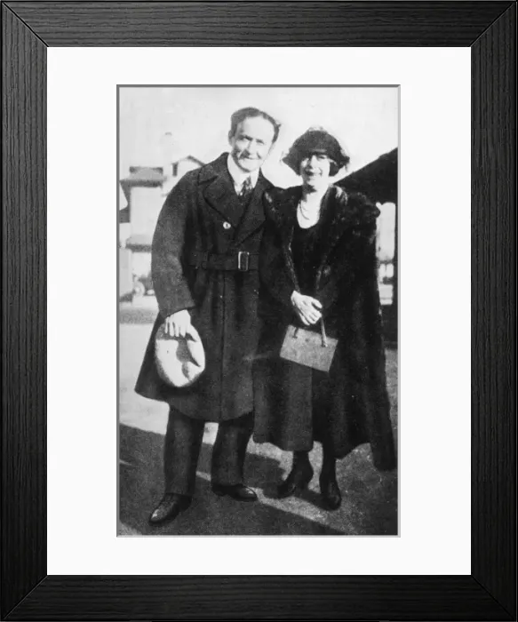 Framed Print : Houdini & his Wife Framed Print : Houdini & his Wife