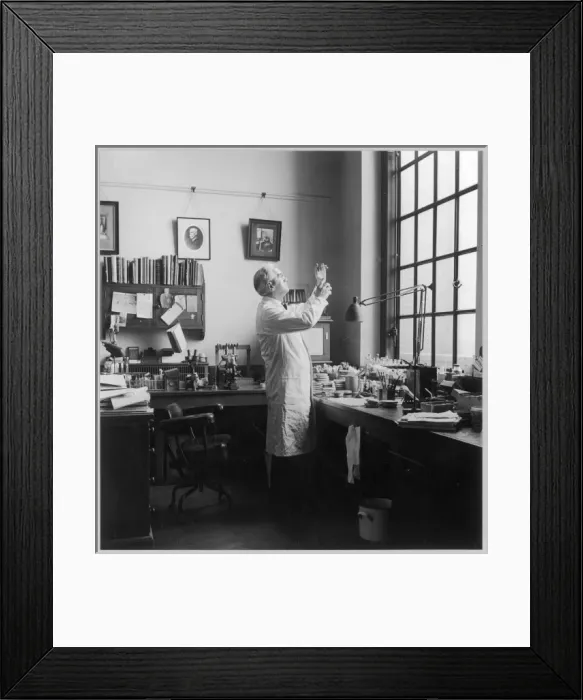 Framed Print : Fleming in his Lab / Photo Framed Print : Fleming in his Lab / Photo