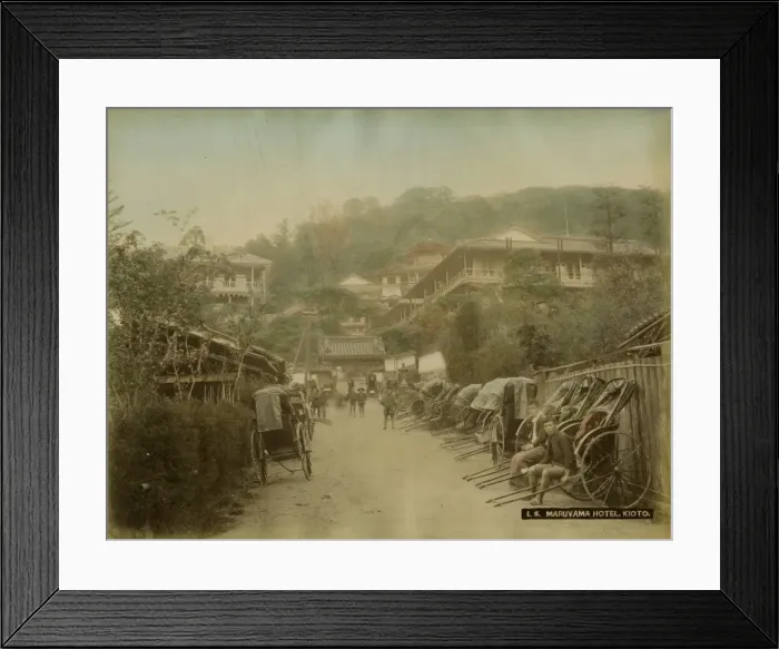 Framed Print : Maruyama Hotel, Kioto Framed Print : Maruyama Hotel, Kioto