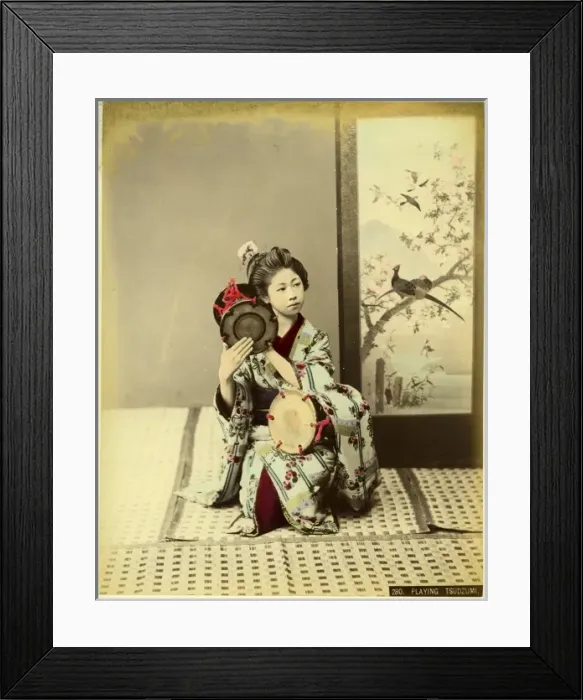 Framed Print : Woman in kimono playing tsudzumi Framed Print : Woman in kimono playing tsudzumi