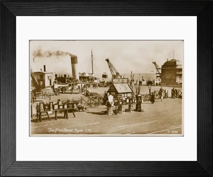 Framed Print : Isle of Wight / Ryde 1930S Framed Print : Isle of Wight / Ryde 1930S