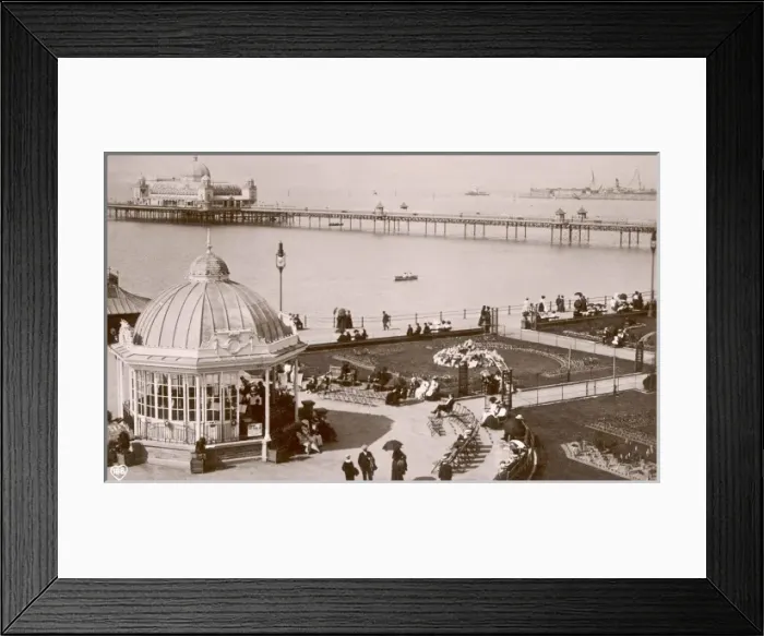 Framed Print : England / Morecambe / Front Framed Print : England / Morecambe / Front