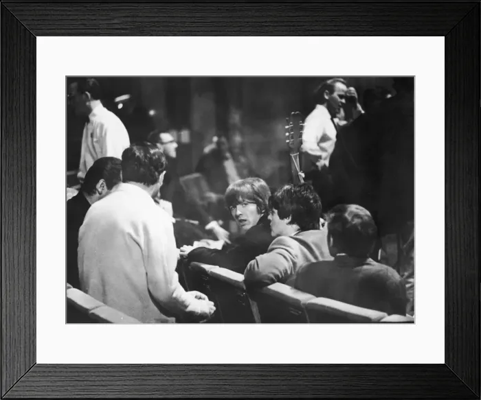 Framed Print : George Harrison (1943-2001) Framed Print : George Harrison (1943-2001)