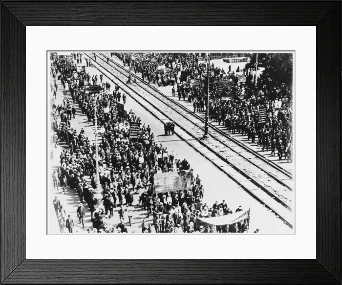 Framed Print : Russian Troops Leave Framed Print : Russian Troops Leave