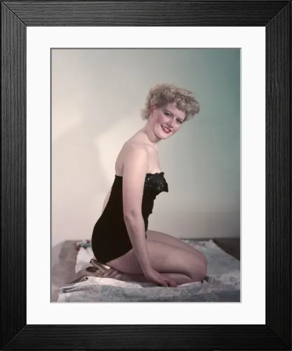 Framed Print : Pin-Up / Gold Slingbacks Framed Print : Pin-Up / Gold Slingbacks