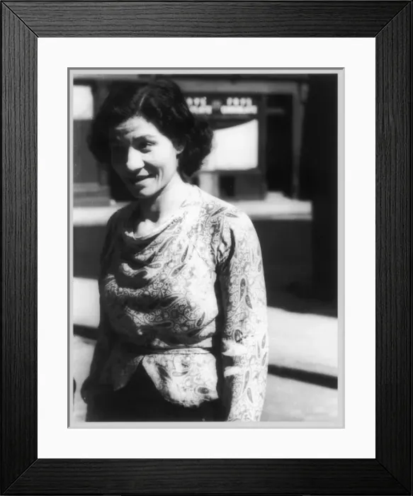 Framed Print : Italian Woman Framed Print : Italian Woman