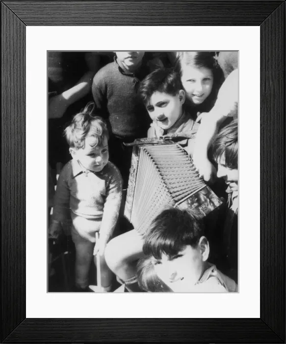 Framed Print : London Italian Children Framed Print : London Italian Children