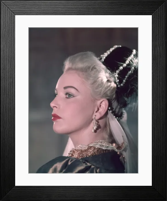 Framed Print : Pearl Trimmed Headdress Framed Print : Pearl Trimmed Headdress