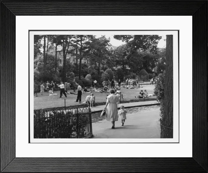 Framed Print : Bournemouth Gardens Framed Print : Bournemouth Gardens