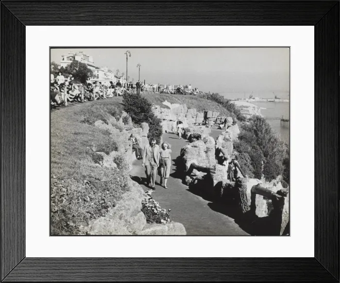 Framed Print : Folkstone / Kent / 1950S Framed Print : Folkstone / Kent / 1950S