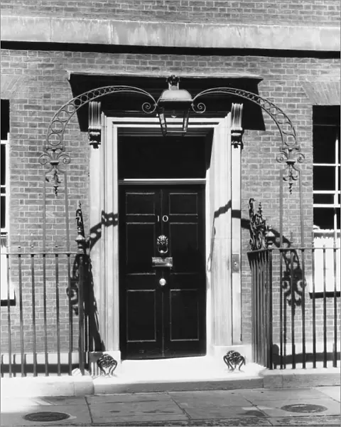10 DOWNING ST 1930S