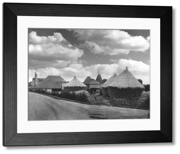 Framed Print : Fine Haystacks in Kent Framed Print : Fine Haystacks in Kent