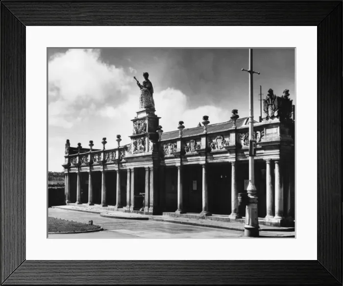 Framed Print : Queen Anne Statue Framed Print : Queen Anne Statue