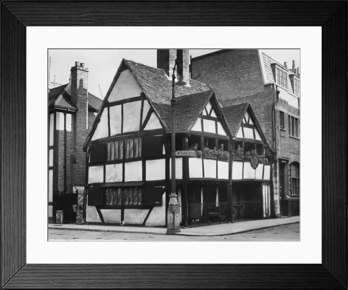 Framed Print : Queen Elizabeth I  /  House