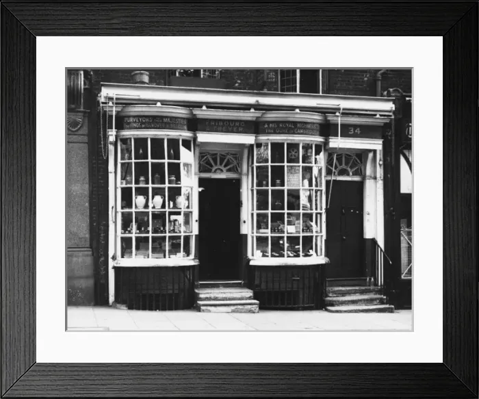 Framed Print : Tobacconists Shopfront Framed Print : Tobacconists Shopfront